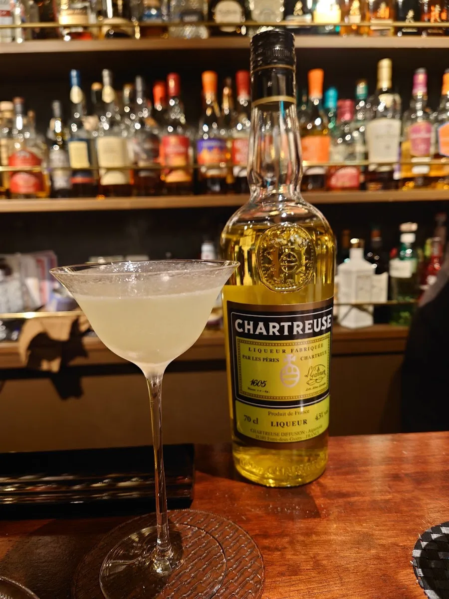 CLOVER CLUB · 4